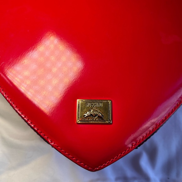 Moschino Red Patent Leather Heart Bag - Picture 2 of 10
